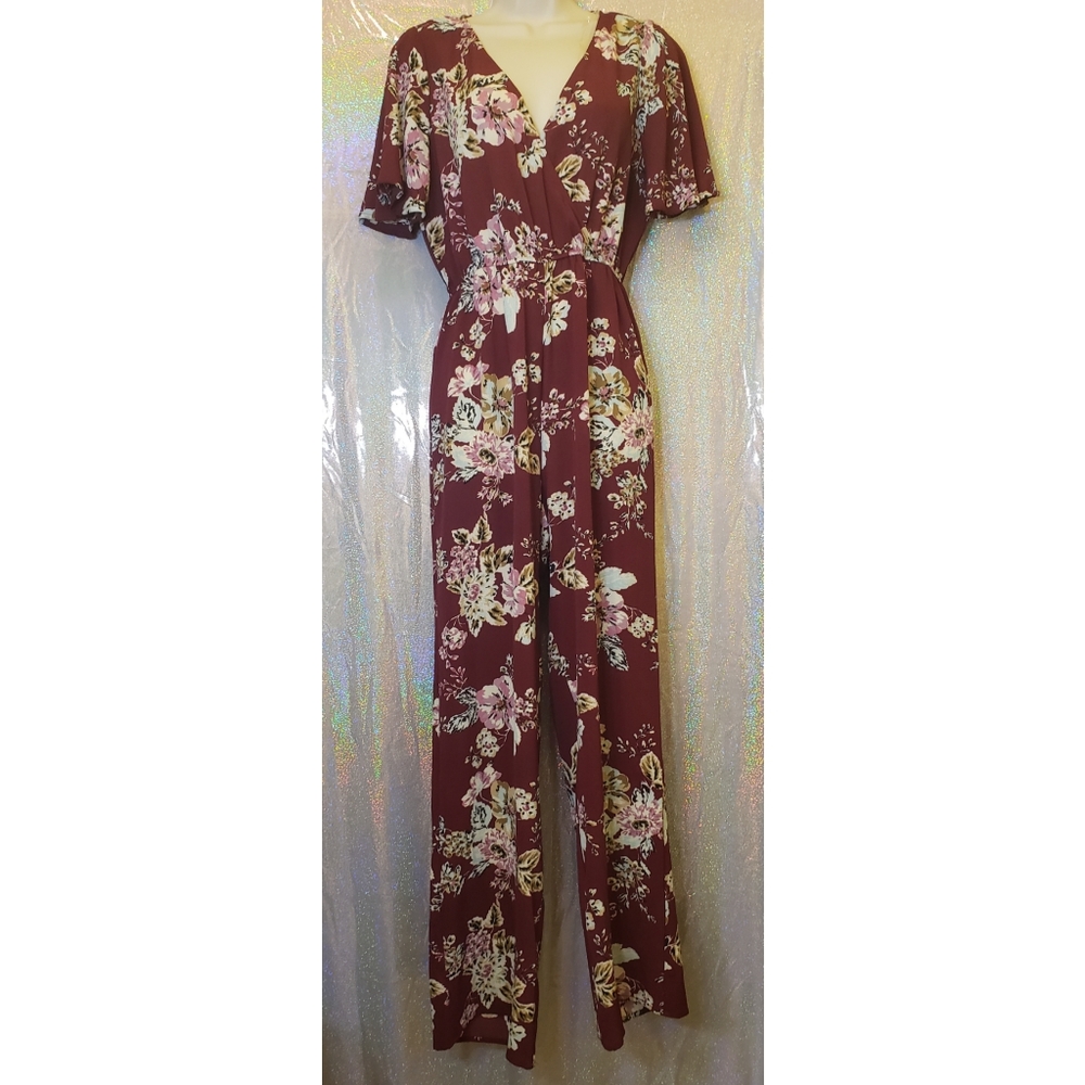 Speechless Size Medium Red Floral Jumpsuit